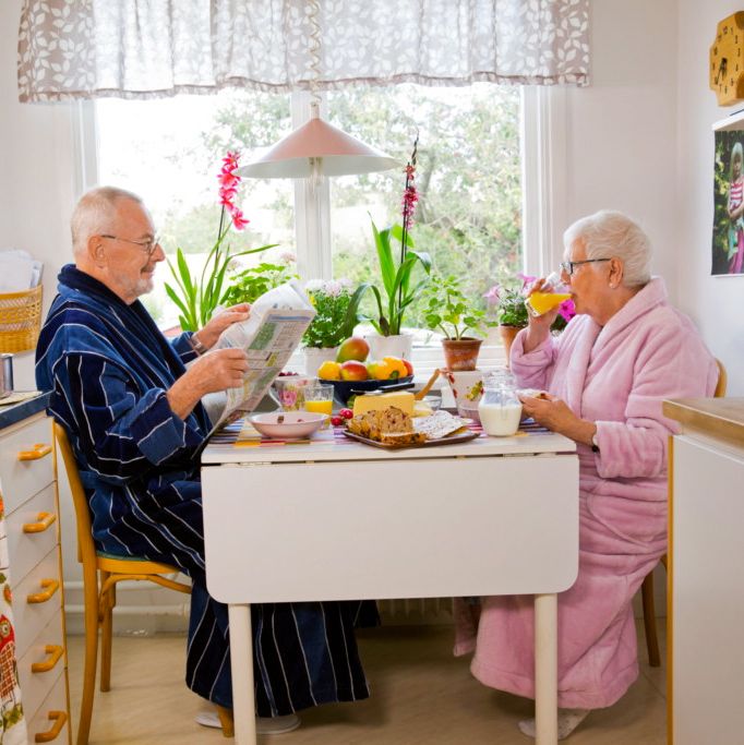 Старость за квартиру. Дом престарелых в Норвегии. Жилье для пожилых людей. Шведские пенсионеры. Швейцарские пенсионеры.