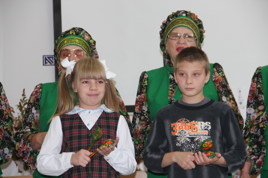Дети из приюта «Мечта» дали концерт с благовещенскими бабушками