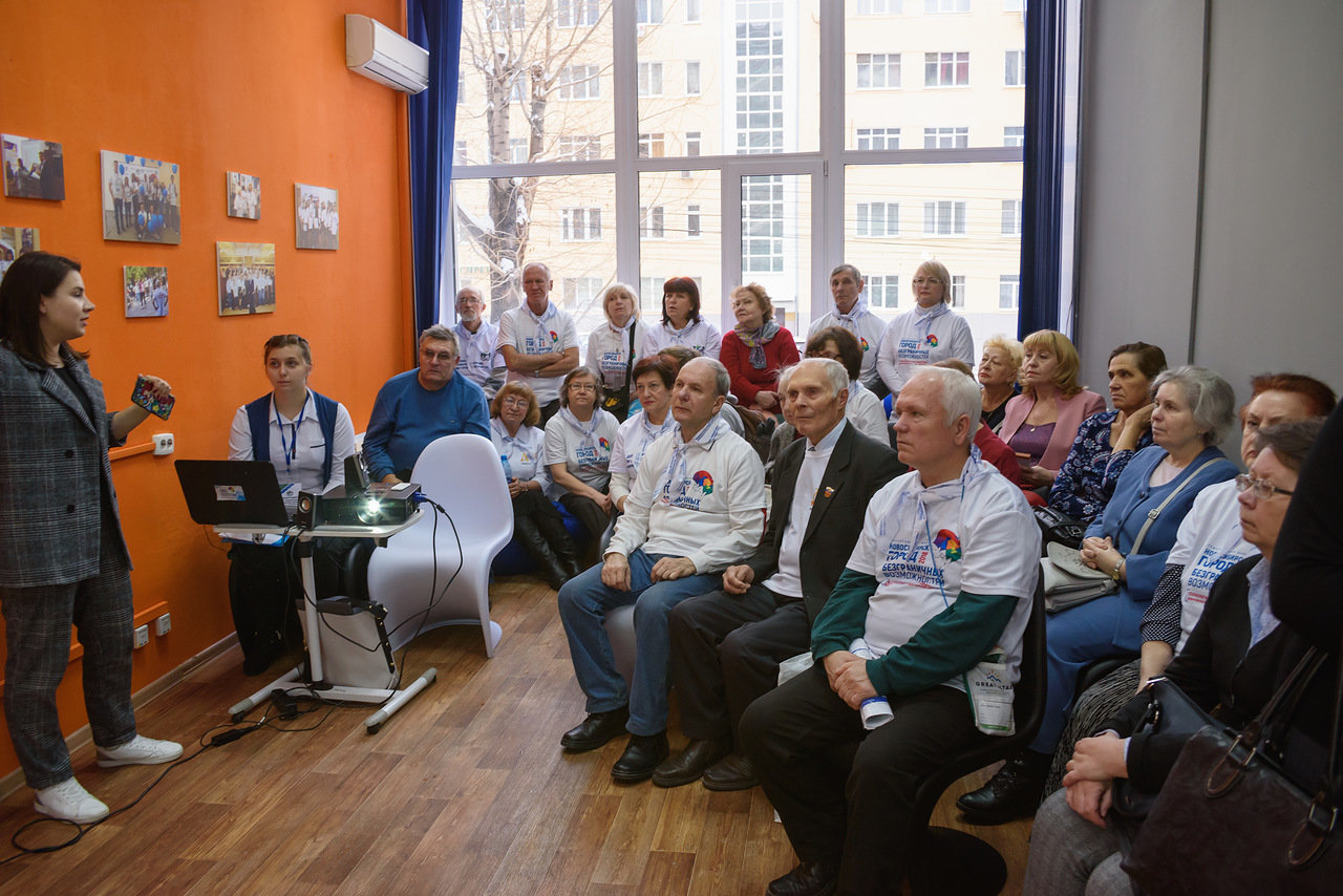 Серебряные волонтеры в Новосибирске